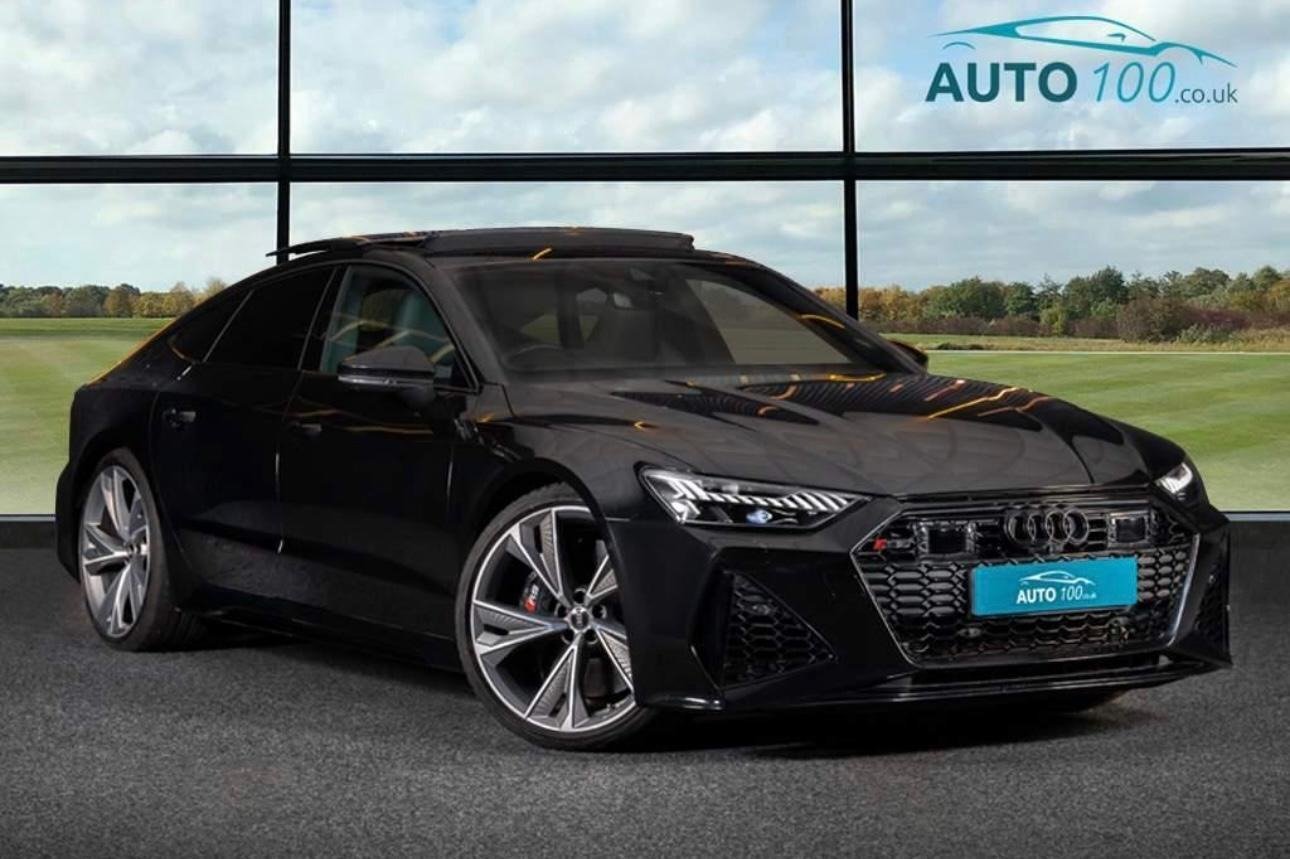 Apex Noir Executive chauffeur and vehicle
